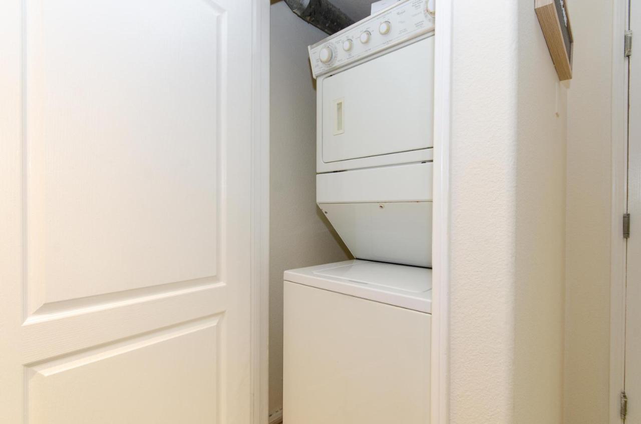 Located Perfectly 2 Bedroom Downtown Los Angeles ลอสแอนเจลิส ภายนอก รูปภาพ
